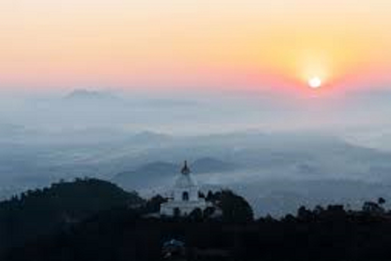 Sunset Tour (pagoda światowego pokoju) od strony jeziora z przewodnikiemSunset Tour (pagoda pokoju na świecie) od strony jeziora