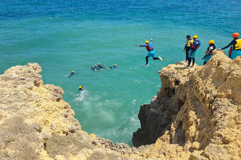 Skoki z klifu - Coasteering w Albufeirze