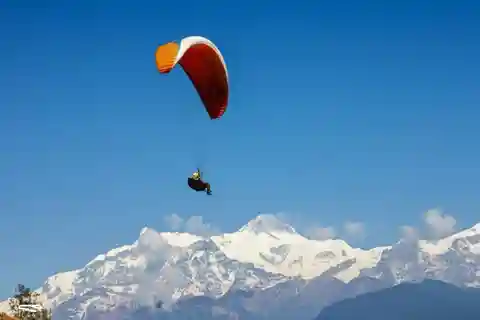 Avventura in parapendio a Pokhara: Foto e video mozzafiato