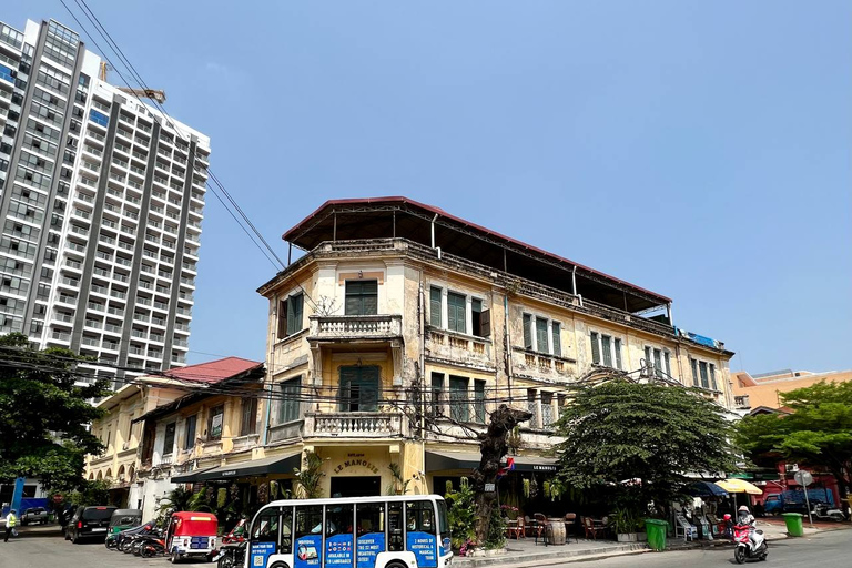 Heritage tour of Phnom Penh in electric bus