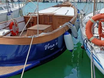 Bari in barca: ammira la città dal mare con Aperitivo