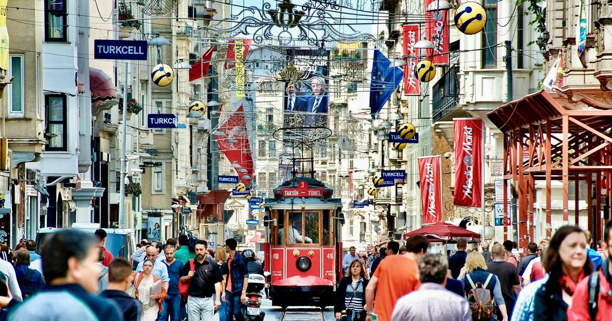 Die moderne Stadt Istanbul: Taksim bis Galata mit geheimen Passagen ...