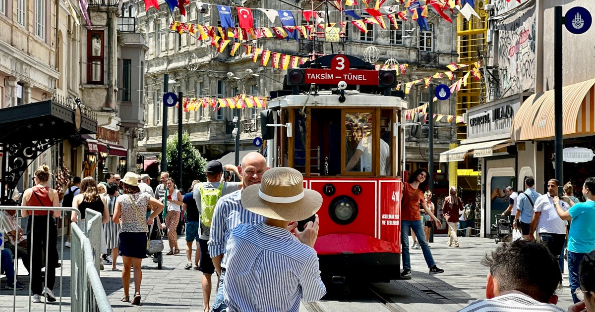 Die moderne Stadt Istanbul: Taksim bis Galata mit geheimen Passagen ...