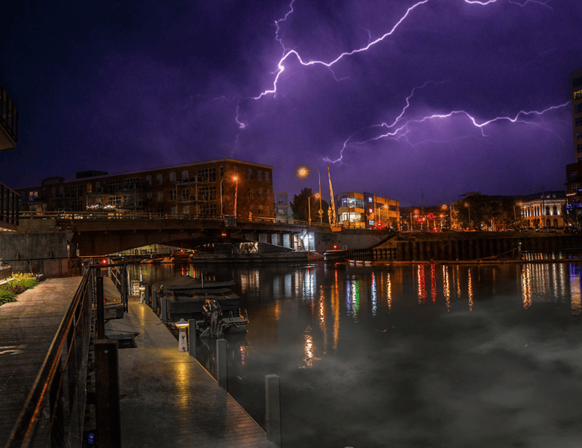 Brew City Ghosts, Macabre Milwaukee - Hizvo