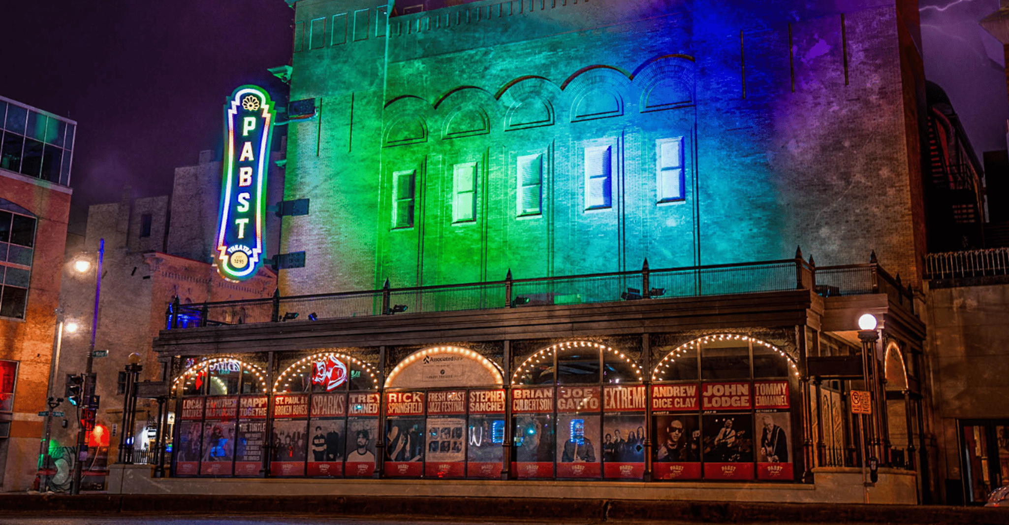 Brew City Ghosts, Macabre Milwaukee - Hizvo