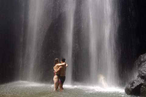 Entdecke die versteckten Juwelen der Wasserfälle in UbudPrivate Gruppe mit englischsprachigem Guide Tour