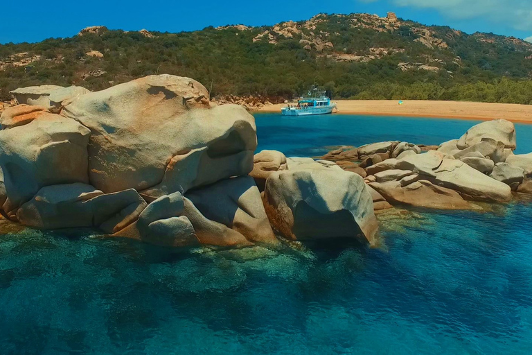 Journée bateau PLAGES, CRIQUES,CALANQUES sauvages From Propriano Boat trip LES CÔTES SAUVAGES Wild coasts