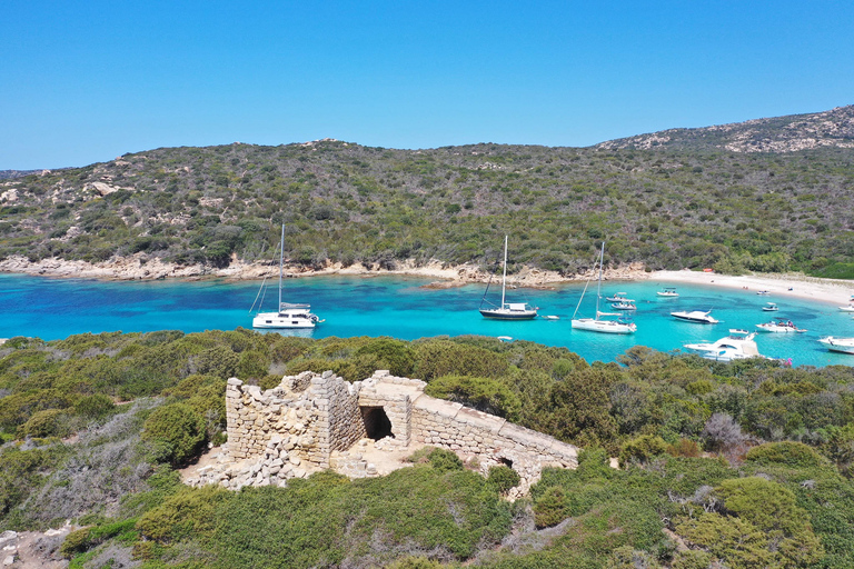 Journée bateau PLAGES, CRIQUES,CALANQUES sauvages From Propriano Boat trip LES CÔTES SAUVAGES Wild coasts