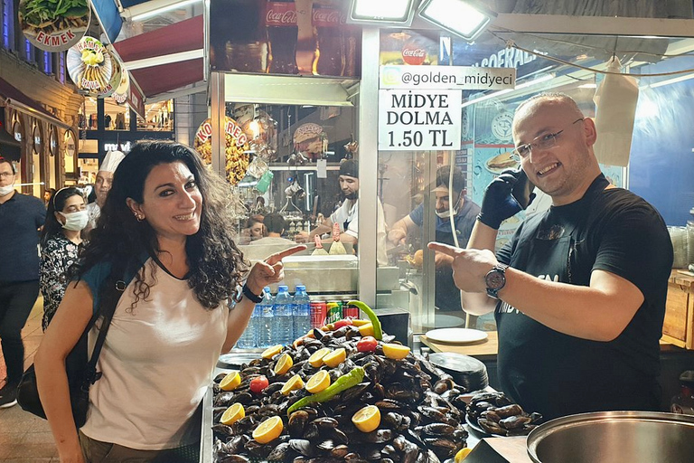 Istanbul Culinary Tour: lokale taverne en gastronomisch straatvoedselCulinaire tour door Istanbul: lokale taverne en gastronomisch straatvoedsel