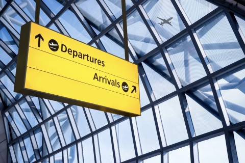 Aéroport d'Izmir : Transfert privé aller-retour de/à CesmeTransfert aller simple de Cesme à l'aéroport d'Izmir