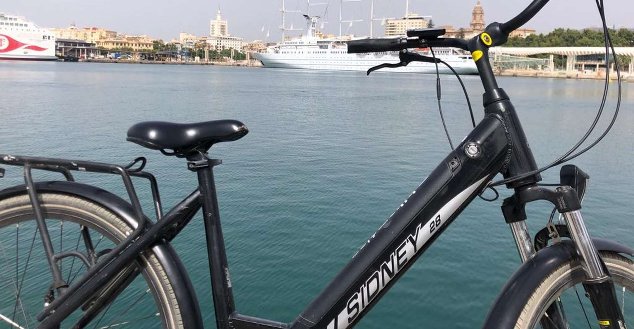 Malaga Stadt Elektro-Fahrrad mieten - Hizvo