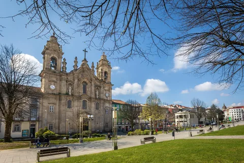 Braga: Centre Private Walking Tour w/ Thermal Spring Entry