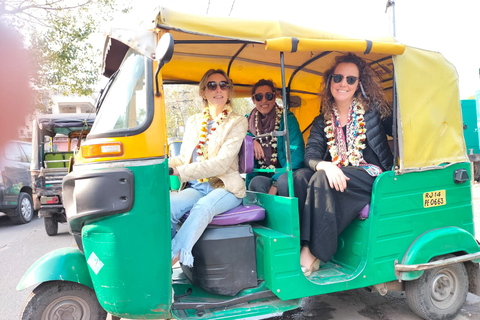 Joyful Private Full Day Tour of Pink City Jaipur By Tuktuk