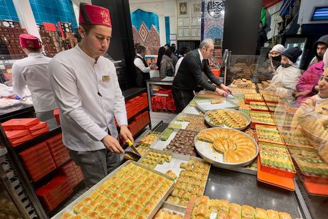 Istanbul Culinary Tour: lokale taverne en gastronomisch straatvoedselCulinaire tour door Istanbul: lokale taverne en gastronomisch straatvoedsel