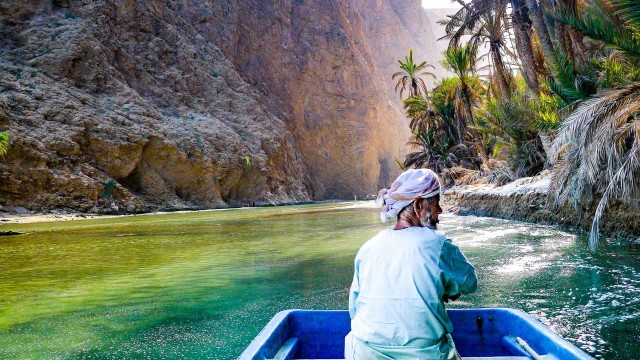 Visit Adventure Costal Tour in Wadi Shab and Bimmah in Mascate