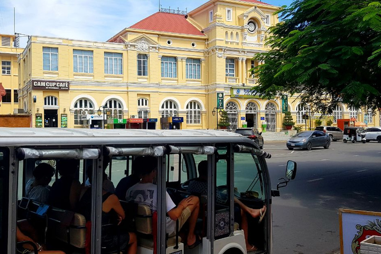 Tour del patrimonio di Phnom Penh in autobus elettricoTour storico di Phnom Penh in autobus elettrico