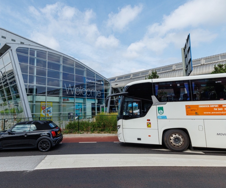 Eindhoven flyplass: Busstransport til/fra Amsterdam