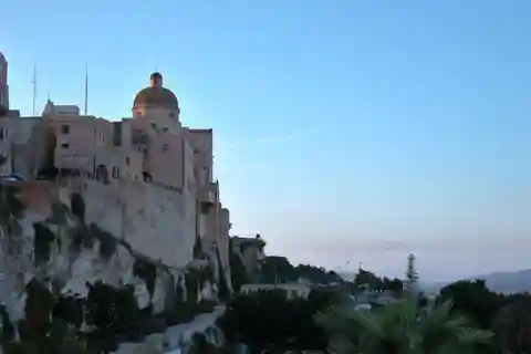 Cagliari: walking tour through the alleys of Castello