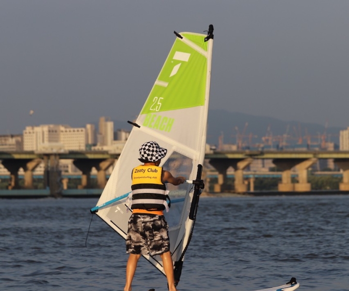 Seoul : Windsurfing & Foiling Experience
