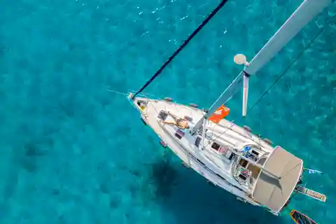 Halkidiki: Private Sailing Yacht Cruise Swim in Blue Waters