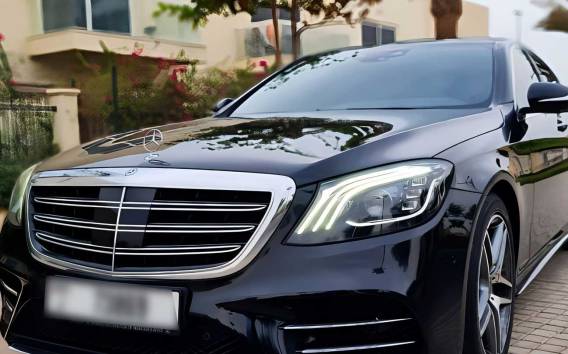 Dubai Luxusautovermietung ganztägig auf privater Basis