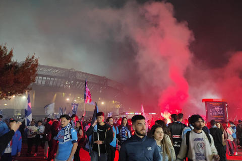 Naples : Marche des hooligans au stade Diego Armando Maradona