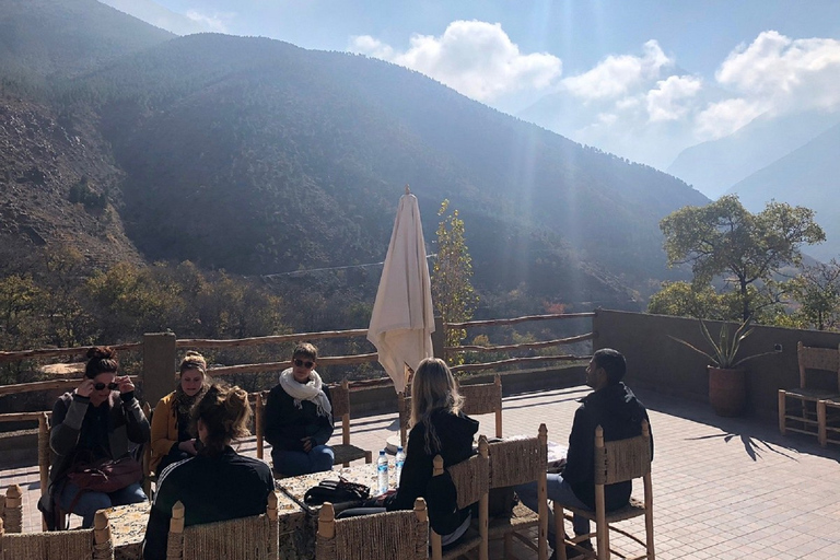 Marrakech ; randonnée dans les montagnes de l'Atlas à dos de chameau et au bord de l'eauExcursion d'une journée dans les montagnes de l'Atlas avec promenade à dos de chameau