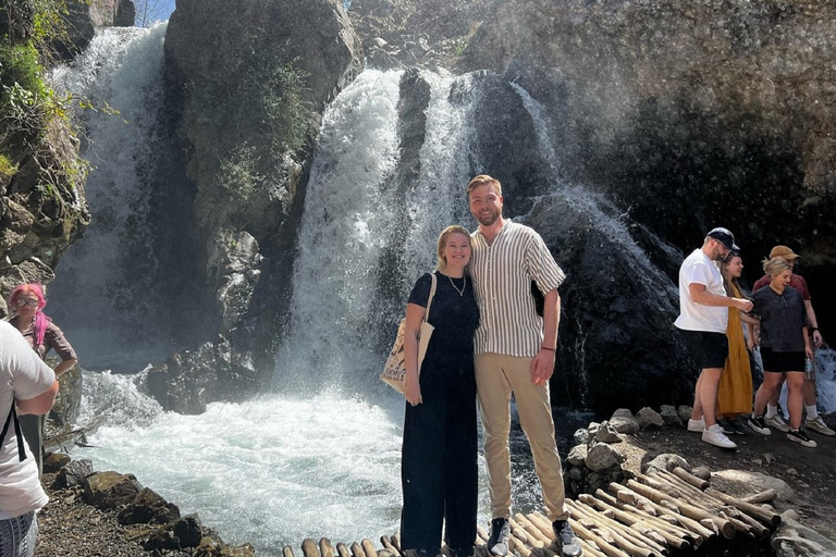 Marrakech ; randonnée dans les montagnes de l'Atlas à dos de chameau et au bord de l'eauExcursion d'une journée dans les montagnes de l'Atlas avec promenade à dos de chameau