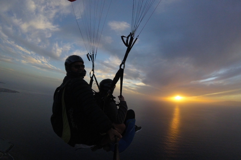 Tenerife : Vol en parapenteTenerife : Vol en parapente à la base du Teide