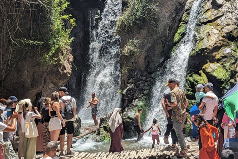 Dagsutflykt: Kamelridning och vandring i Atlasbergen med lunchFrån Marrakech: Kamelridning i Atlasbergen med lunch