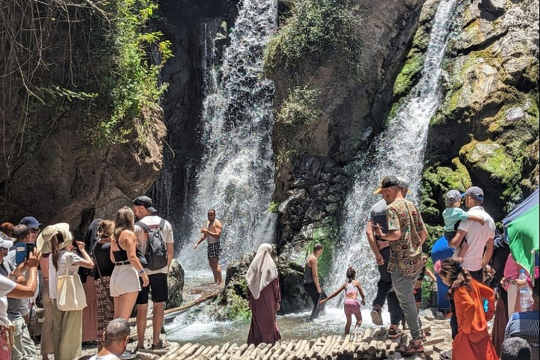 Dagsutflykt: Kamelridning och vandring i Atlasbergen med lunchFrån Marrakech: Kamelridning i Atlasbergen med lunch