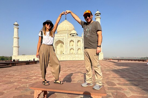 Overnachtingstour door Tajmahal vanuit Mumbai met Delhi Tour