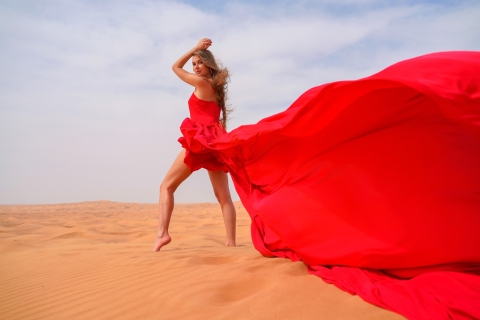 Dubai: Flying Dress with Photography and Dune Drive Dubai: Desert Adventure Safari with Flying Dress Photography