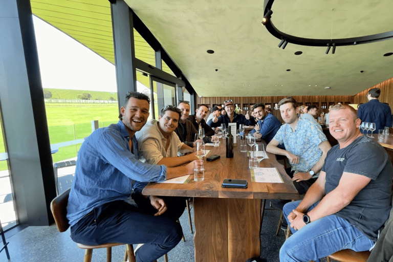 Von Melbourne aus: Ganztägige Yarra Valley Wein- und RestauranttourGanztagestour Yarra Valley Wein und Essen von Melbourne aus