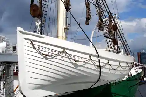 Rickmer Rickmers Museum Guided Tour with Transfers
