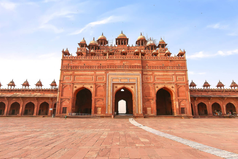 Jaipur do Agry taksówką przez Abhaneri i Fatehpur Sikri -TransferJaipur do Agry przez Fatehpur Sikri - prywatny transfer w kabinie