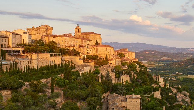Visit Live a sweet evening in Luberon nicest villages ! in Cucuron