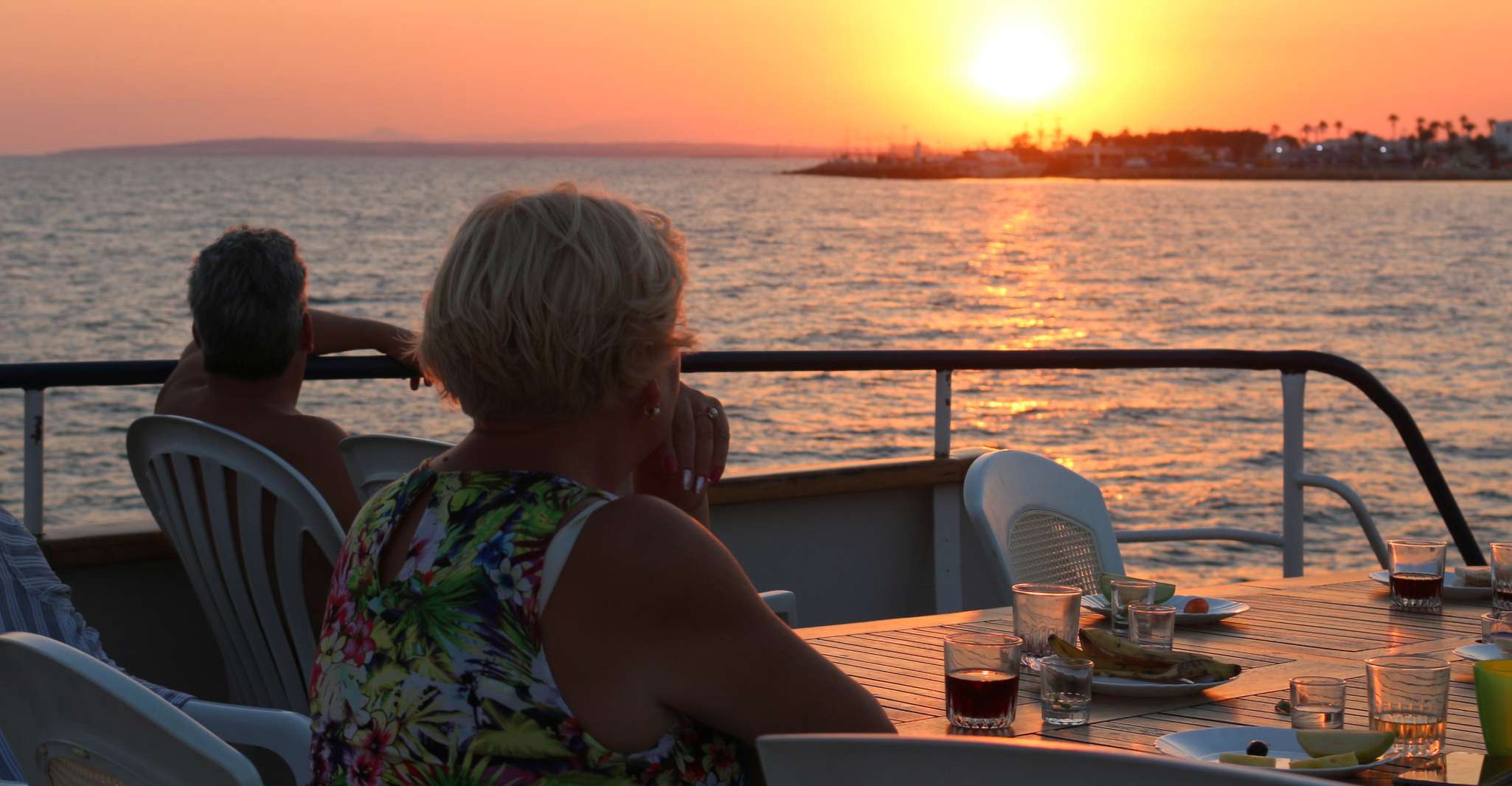 Larnaca, Sunset Cruise con un bicchiere di vino - Hizvo