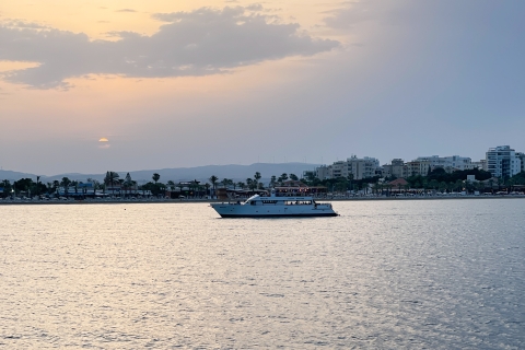 Larnaka: rejs o zachodzie słońca