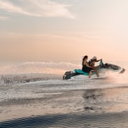 Cala d'Or | Jet-Ski-Tour bei Sonnenuntergang 1h15 entlang der Südostküste.