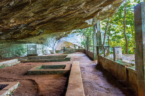 Sri Lanka: Kitulgala-dagtour met luchthaventransferSri Lanka: Kitulgala-dagtour met transfer vanaf de luchthaven