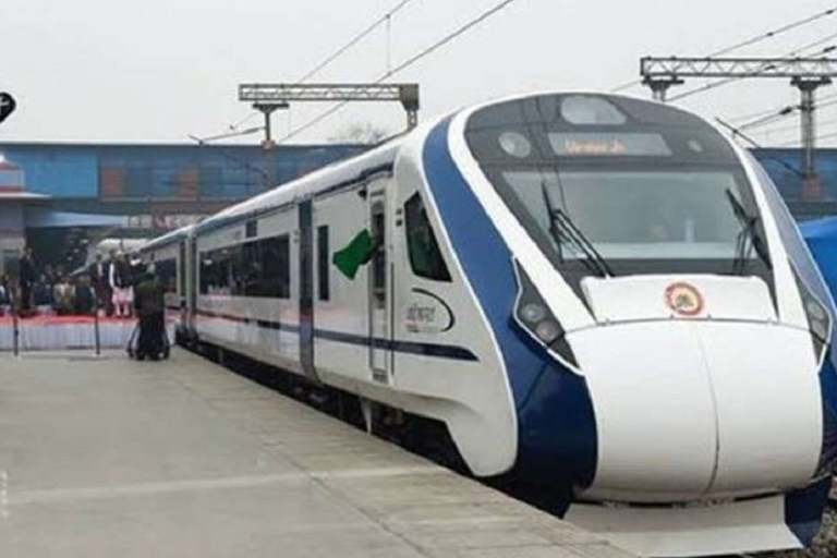 Gatimaan Train Tour: Delhi Agra Delhi with Train TicketsFrom Delhi: Tour by Gatimaan Express Train with CC Tickets