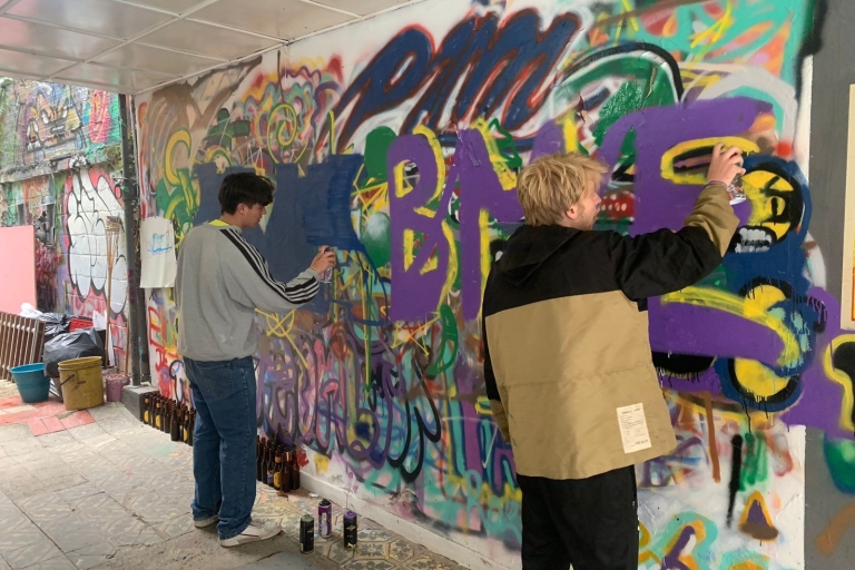 Fun Graffiti Workshop: Die Kunst der Spraydose und FarbeFun Graffiti Workshop Die Kunst des Sprayens und der Farbe (Privat)