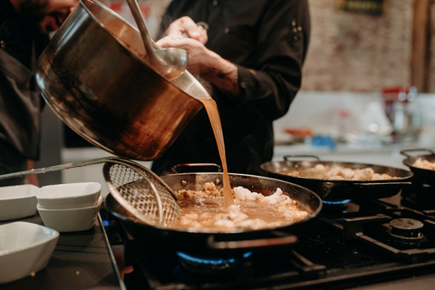 Madrid: Clase de Cocina de Paella y Tapas con Visita al Mercado Local