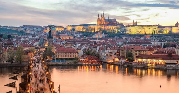 Prague : Visite insolite avec un guide journaliste français