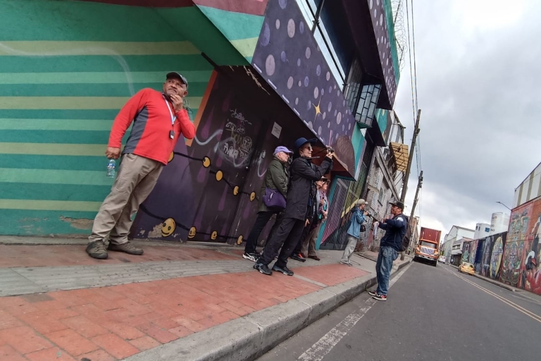 Walls of Wonder: Immersive Journey through Distrito Graffiti Walls of Wonder: Distrito Graffiti (Private Tour)