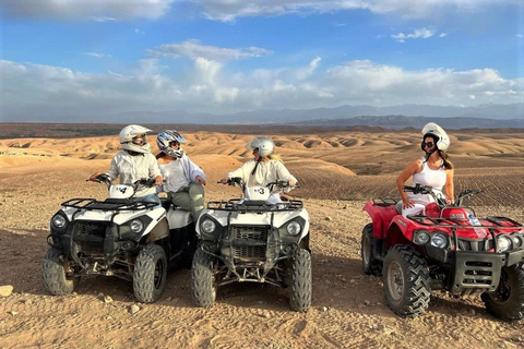 De Marrakech: Pôr do sol no deserto de Agafay, passeio de quadriciclo e jantar