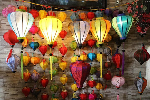 Hoi An: Making Lantern Class in Local Home