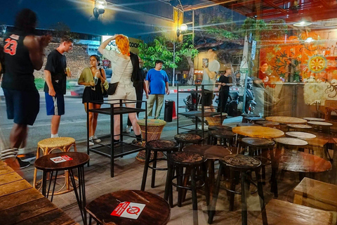 Chiang Mai: Chiang Mai Bar Hopping Guidad Natt TourPrivat tur