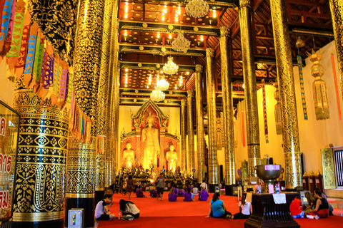 Chiang Mai: tour guidato di 3 ore della città vecchia e dei templi a piediGiro di gruppo